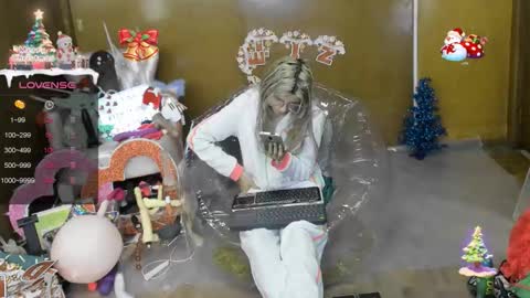 Skinnygirl online show from 19, 12, 2025