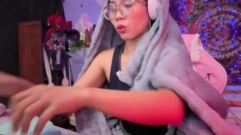 Snapshot of lafnking chatting on 24, 2, 2026 King and subby Asian Anal Training online show from 24, 2, 2026