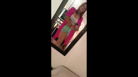  paola and a guest lol    online show from 18, 1, 2025