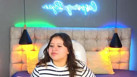 Snapshot of laia_and_aloby chatting on 14, 12, 2024 online show from 14, 12, 2024