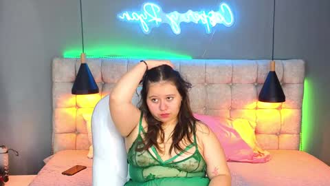 Snapshot of laia_and_aloby chatting on 7, 1, 2025 online show from 7, 1, 2025