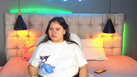 Snapshot of laia_and_aloby chatting on 9, 1, 2025 online show from 9, 1, 2025