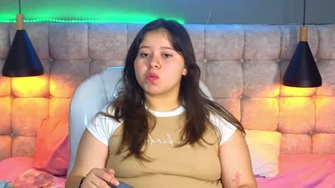 Snapshot of laia_and_aloby chatting on 11, 1, 2025 online show from 11, 1, 2025