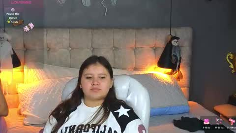 Snapshot of laia_and_aloby chatting on 22, 10, 2025 online show from 22, 10, 2025