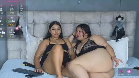 Snapshot of laia_and_aloby chatting on 28, 10, 2025 online show from 28, 10, 2025