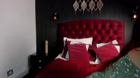 Snapshot of laia_jonees chatting on 17, 7, 2026 Laia online show from 17, 7, 2026
