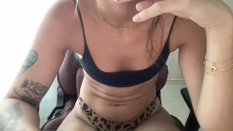 Snapshot of lailayourangel chatting on 17, 12, 2025 lailayourangel online show from 17, 12, 2025