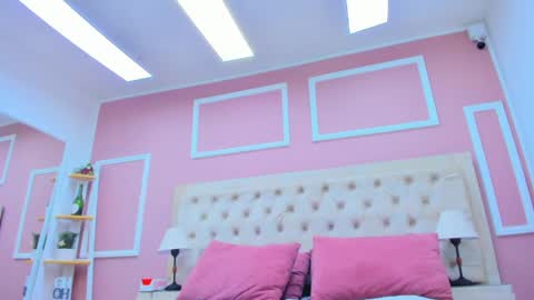 lala_ink_ online show from 6, 4, 2026