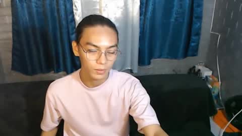 Snapshot of lalakinghugecock_2 chatting on 30, 12, 2024 lalakinghugecock_2 online show from 30, 12, 2024