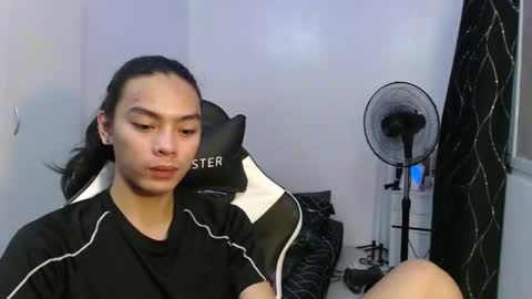 Snapshot of lalakinghugecock_2 chatting on 12, 10, 2025 lalakinghugecock_2 online show from 12, 10, 2025