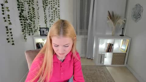 Snapshot of laly_peach chatting on 17, 11, 2025 Laly online show from 17, 11, 2025