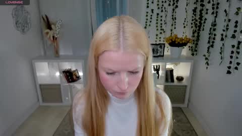 Snapshot of laly_peach chatting on 16, 3, 2026 Laly online show from 16, 3, 2026