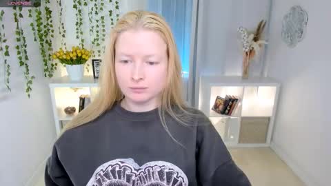 Snapshot of laly_peach chatting on 21, 3, 2026 Laly online show from 21, 3, 2026