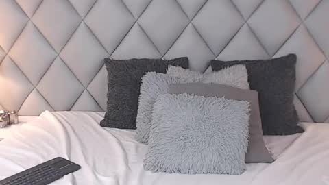 Laly Castro online show from 5, 2, 2025