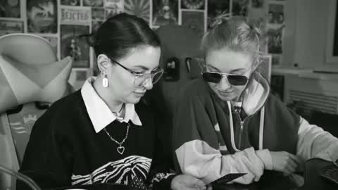 just call me Lana  and her security online show from 31, 1, 2025