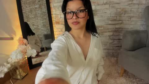  Lana  online show from 5, 2, 2025