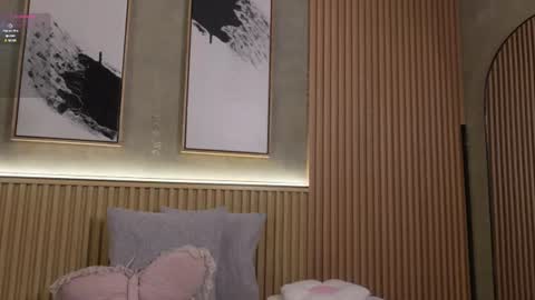 lana_lann online show from 1, 8, 2026