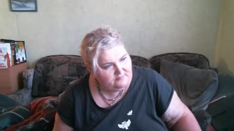 lanacat555 online show from 9, 3, 2025