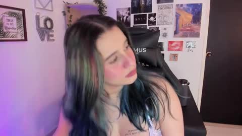 lanaherondale_ online show from 6, 11, 2025