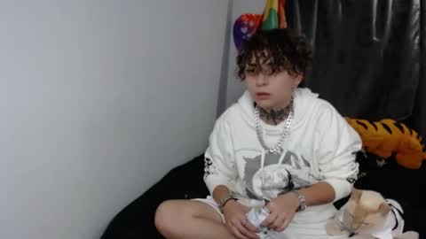 LANNIE   online show from 1, 1, 2025