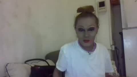 Lapuzzycat201923 online show from 10, 1, 2025