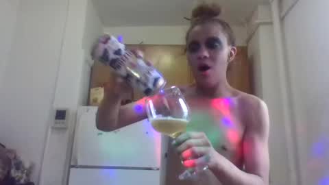 Lapuzzycat201923 online show from 26, 1, 2025