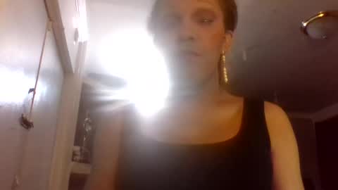 Lapuzzycat201923 online show from 28, 10, 2025