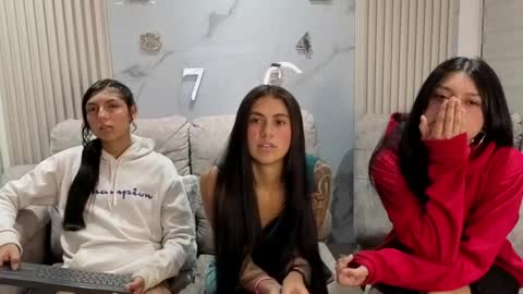 lara_as online show from 6, 5, 2026