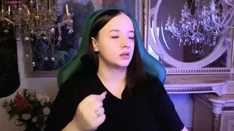 lara_benson_ online show from 25, 3, 2026