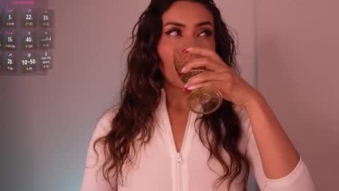 Snapshot of lara_bombshelll chatting on 19, 12, 2025 Lara online show from 19, 12, 2025