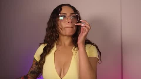 Snapshot of lara_bombshelll chatting on 16, 1, 2026 Lara online show from 16, 1, 2026