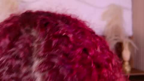 lara_curly online show from 6, 4, 2026
