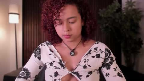 Lara  online show from 22, 10, 2025