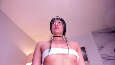 Snapshot of lara_madisson chatting on 8, 3, 2025 Lara Madisson online show from 8, 3, 2025