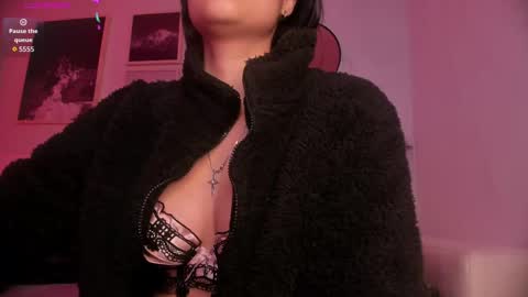 Snapshot of lara_madisson chatting on 6, 10, 2025 Lara Madisson online show from 6, 10, 2025