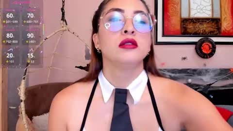      700  200   online show from 30, 10, 2025