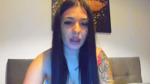 Lara online show from 28, 2, 2025