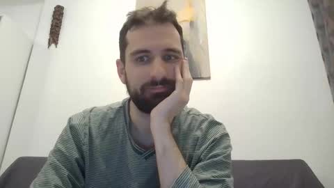 Snapshot of laraaan chatting on 18, 12, 2025 laraaan online show from 18, 12, 2025