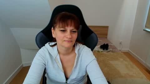 Snapshot of laraamoon chatting on 30, 3, 2026 laraamoon online show from 30, 3, 2026