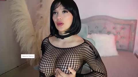 Snapshot of larabaker chatting on 16, 9, 2025 Lara online show from 16, 9, 2025