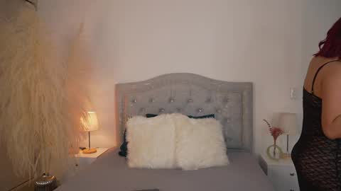 Snapshot of larabaker chatting on 3, 10, 2025 Lara online show from 3, 10, 2025