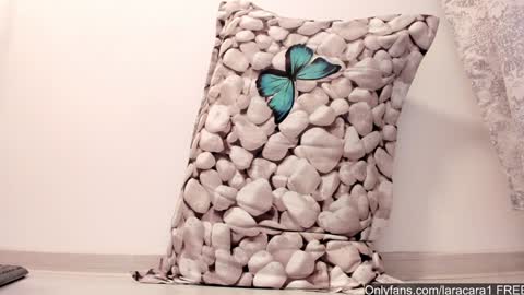 Snapshot of laracara chatting on 19, 1, 2025 Lara online show from 19, 1, 2025