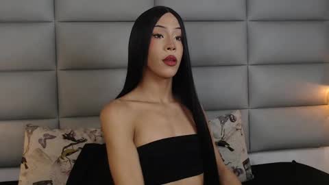 Snapshot of larademon chatting on 28, 2, 2025 lara online show from 28, 2, 2025