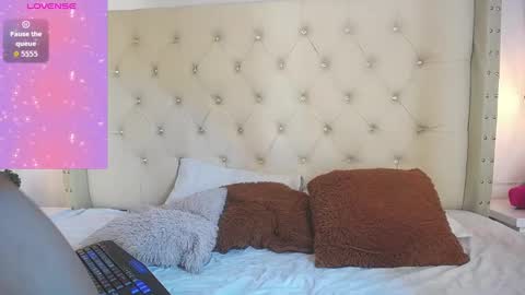 Snapshot of larademon chatting on 16, 9, 2025 lara online show from 16, 9, 2025