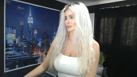 laras_moans online show from 13, 12, 2024