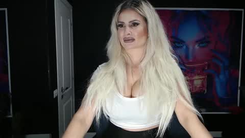 laras_moans online show from 12, 1, 2026