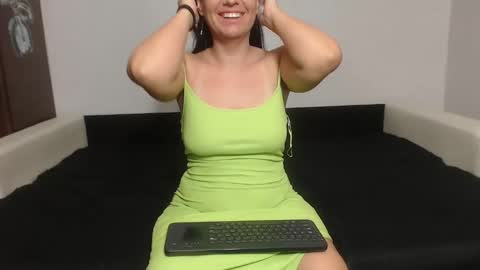 larataylorrr online show from 12, 5, 2026