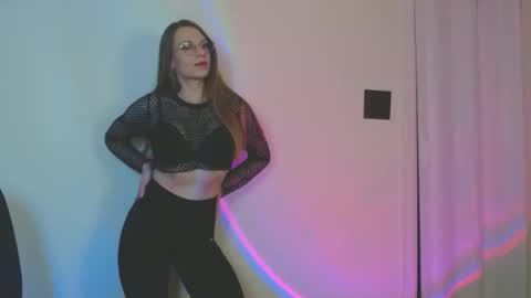 larawintersxxx online show from 18, 12, 2025