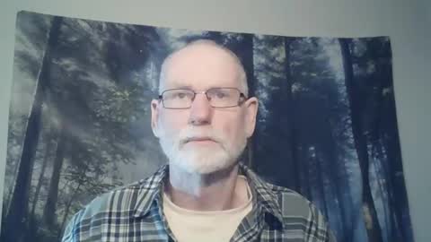 Snapshot of larbie chatting on 8, 12, 2024 Larbie online show from 8, 12, 2024