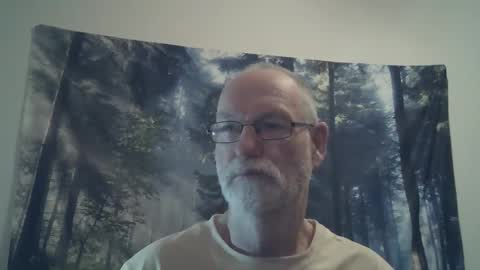 Snapshot of larbie chatting on 13, 12, 2024 Larbie online show from 13, 12, 2024